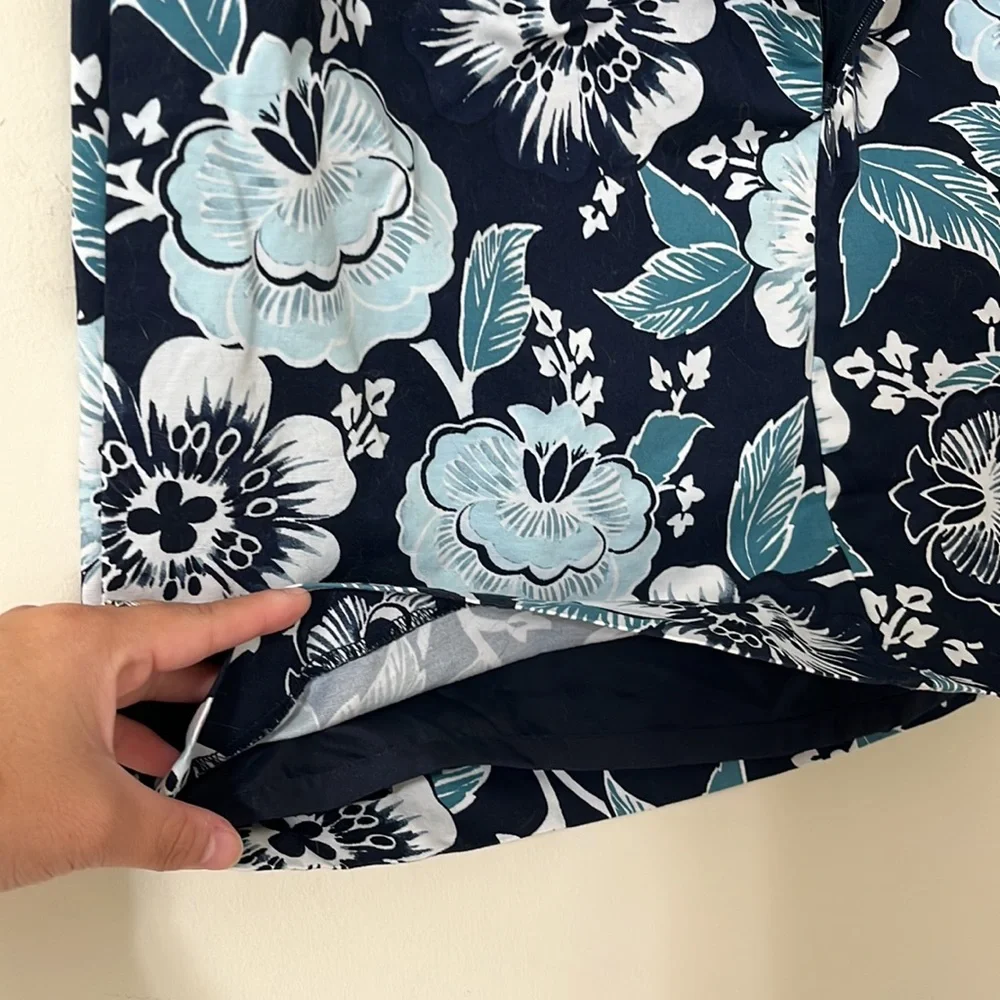 LOFT Outlet Blue Black White Floral Pencil Skirt Size 6 - Picture 5 of 7